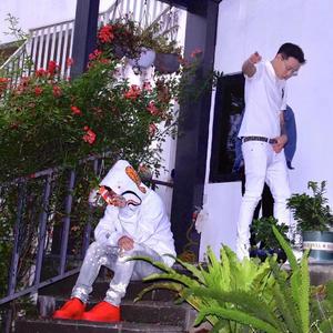 日本裸体学生护士
